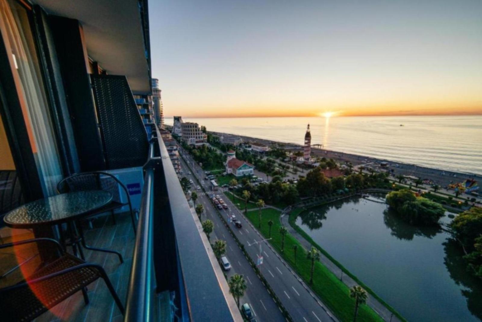 Orbi City Panoramic View Batumi Luaran gambar